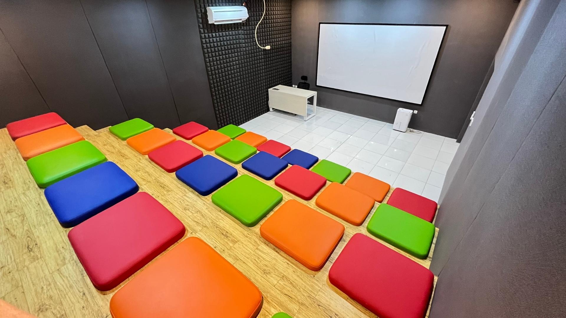 Studio Teather